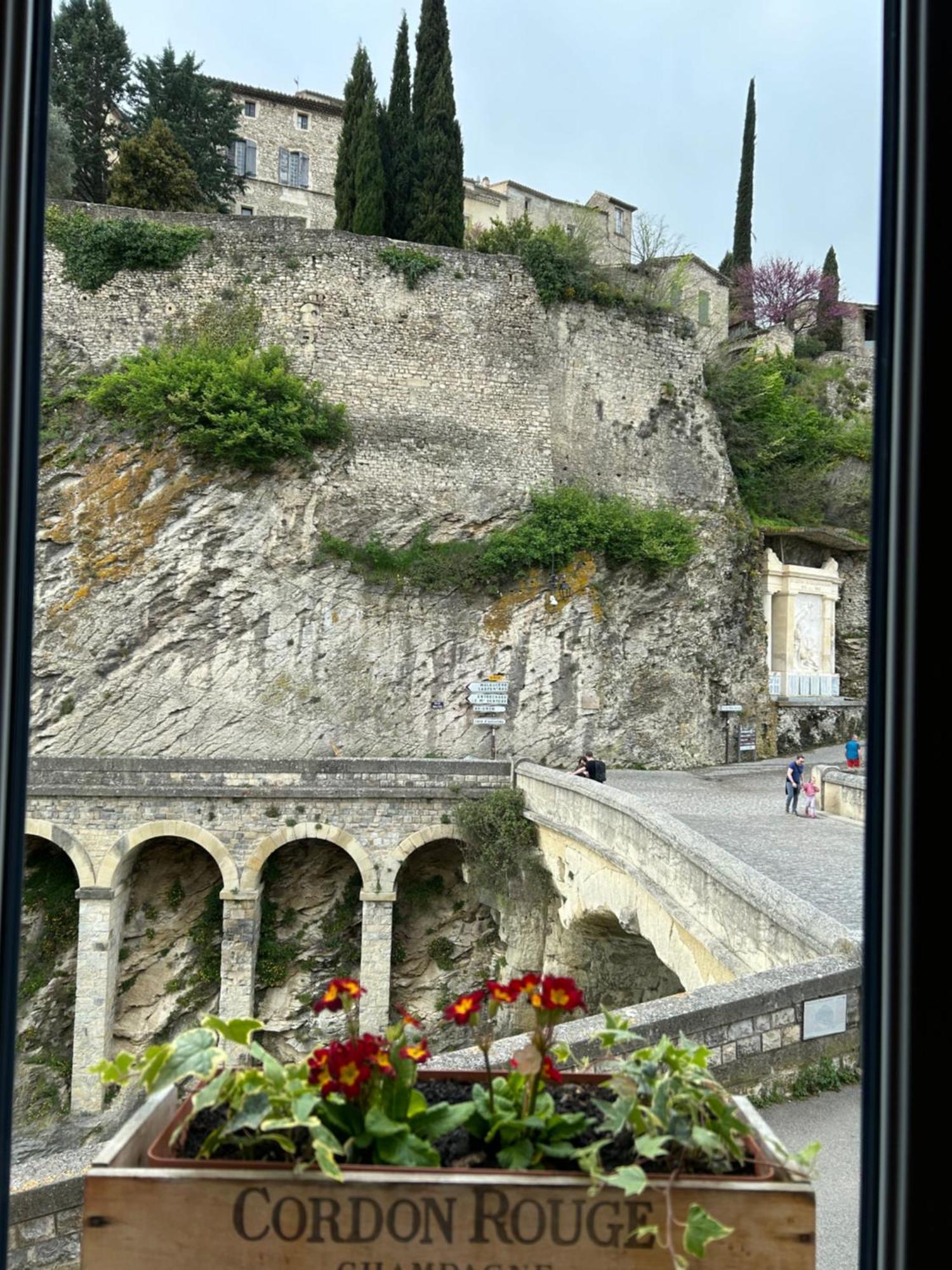 La Maison Du Pont Romain Vaison-la-Romaine Zewnętrze zdjęcie